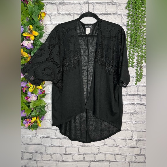 +🌸5/$25🌸Wet Seal Short Sleeve Open Front Lace Detailed Kimono Size Medium - Picture 1 of 13
